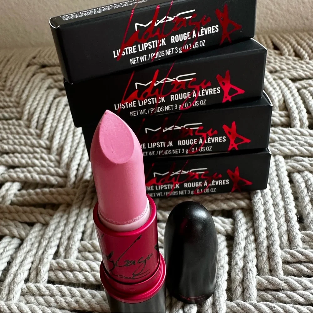 MAC lady Gaga lustre lipstick rouge viva glam Gaga - Picture 8 of 11